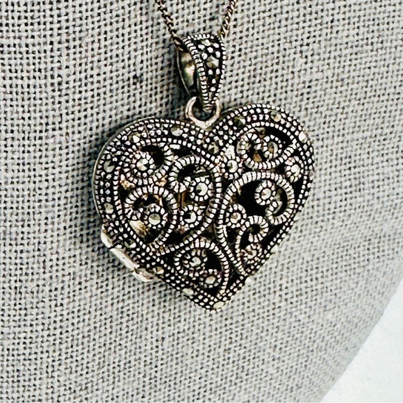 Sterling Silver Marcasite Heart Locket Necklace 18” 925 Italian Chain Romantic - Picture 1 of 8